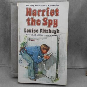 Harriet the Spy Louise Fitzhugh 1980 Laurel Leaf Paperback GOOD